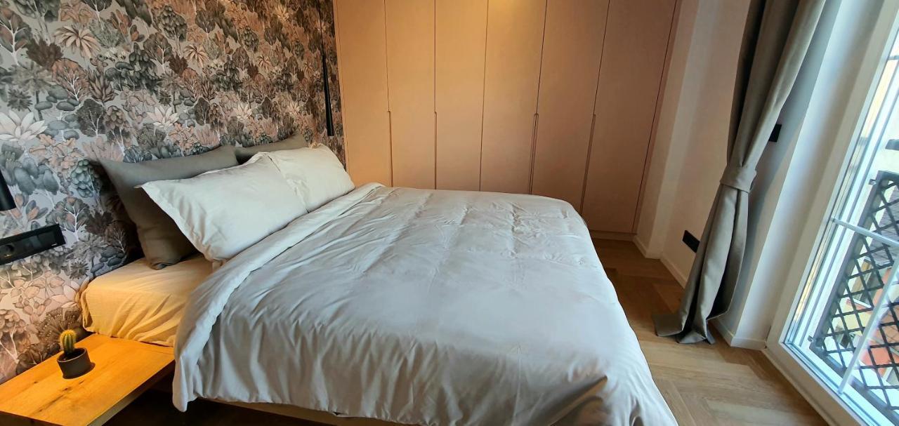 Floral Inn Pristina Eksteriør billede