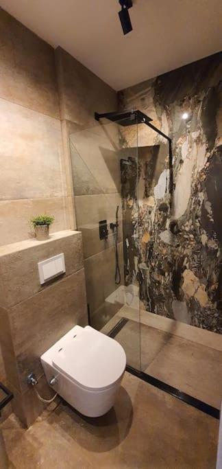 Floral Inn Pristina Eksteriør billede