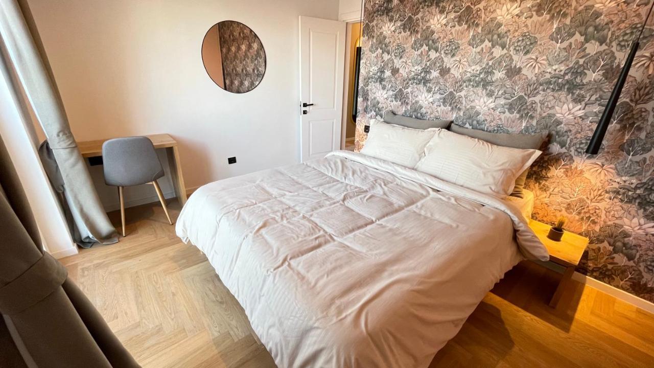 Floral Inn Pristina Eksteriør billede