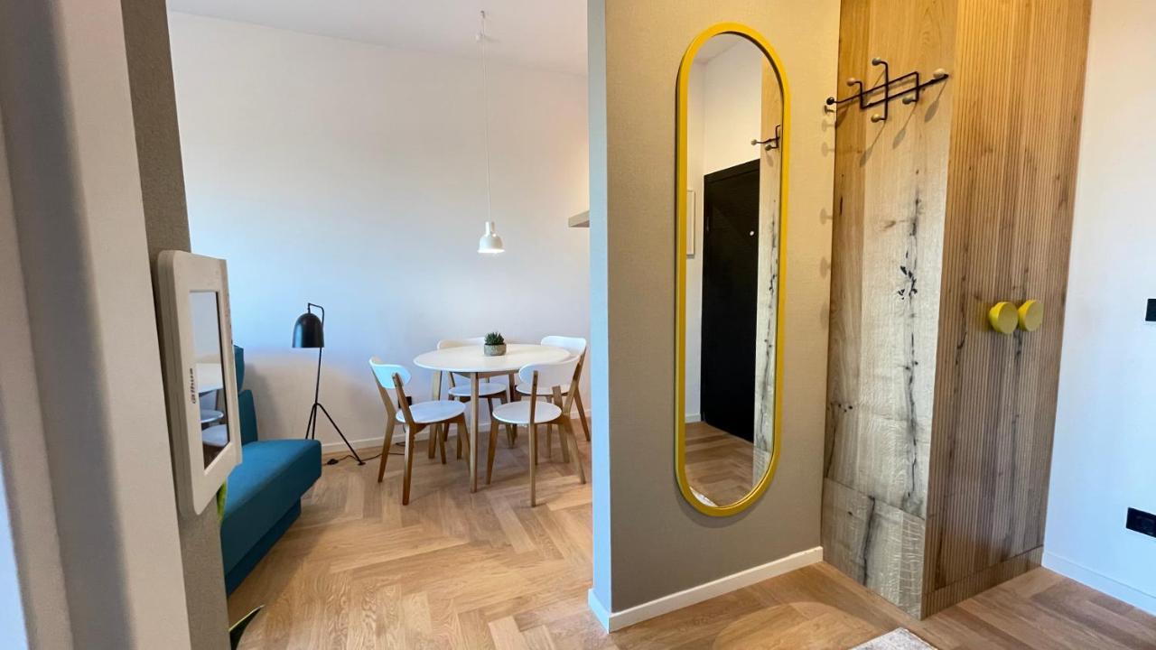 Floral Inn Pristina Eksteriør billede
