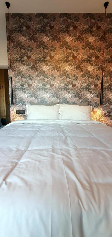 Floral Inn Pristina Eksteriør billede