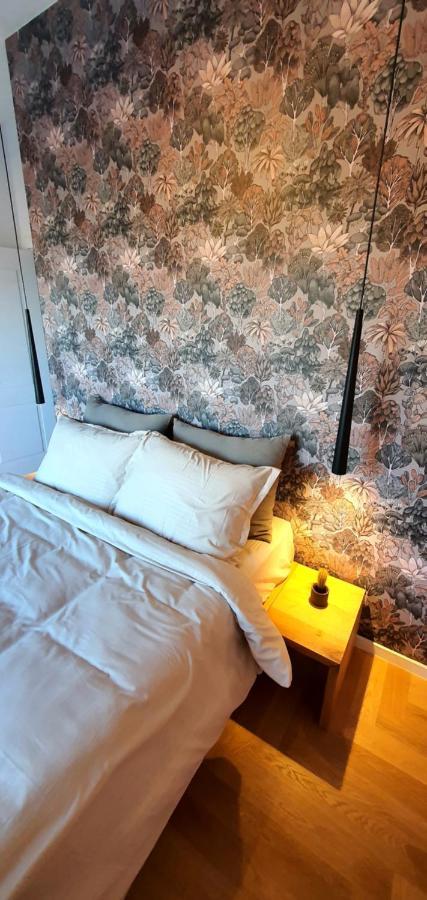 Floral Inn Pristina Eksteriør billede
