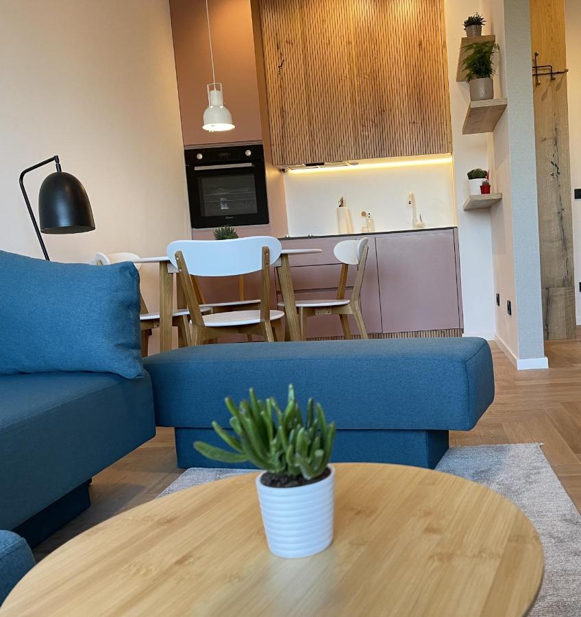 Floral Inn Pristina Eksteriør billede